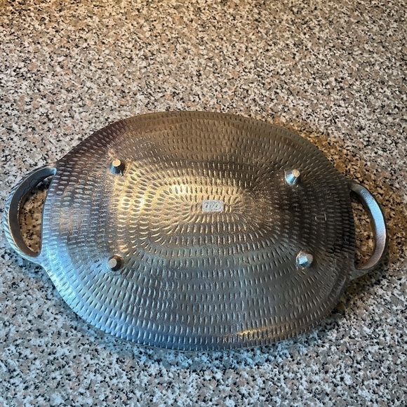 Bunny/Rabbit Metalware Tray with Handles - Picture 7 of 8